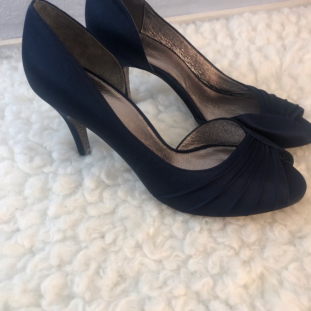 Women’s Adrianna Papell Dress Heels SZ 9M Pumps NWOT Navy LeatherSock and Lining